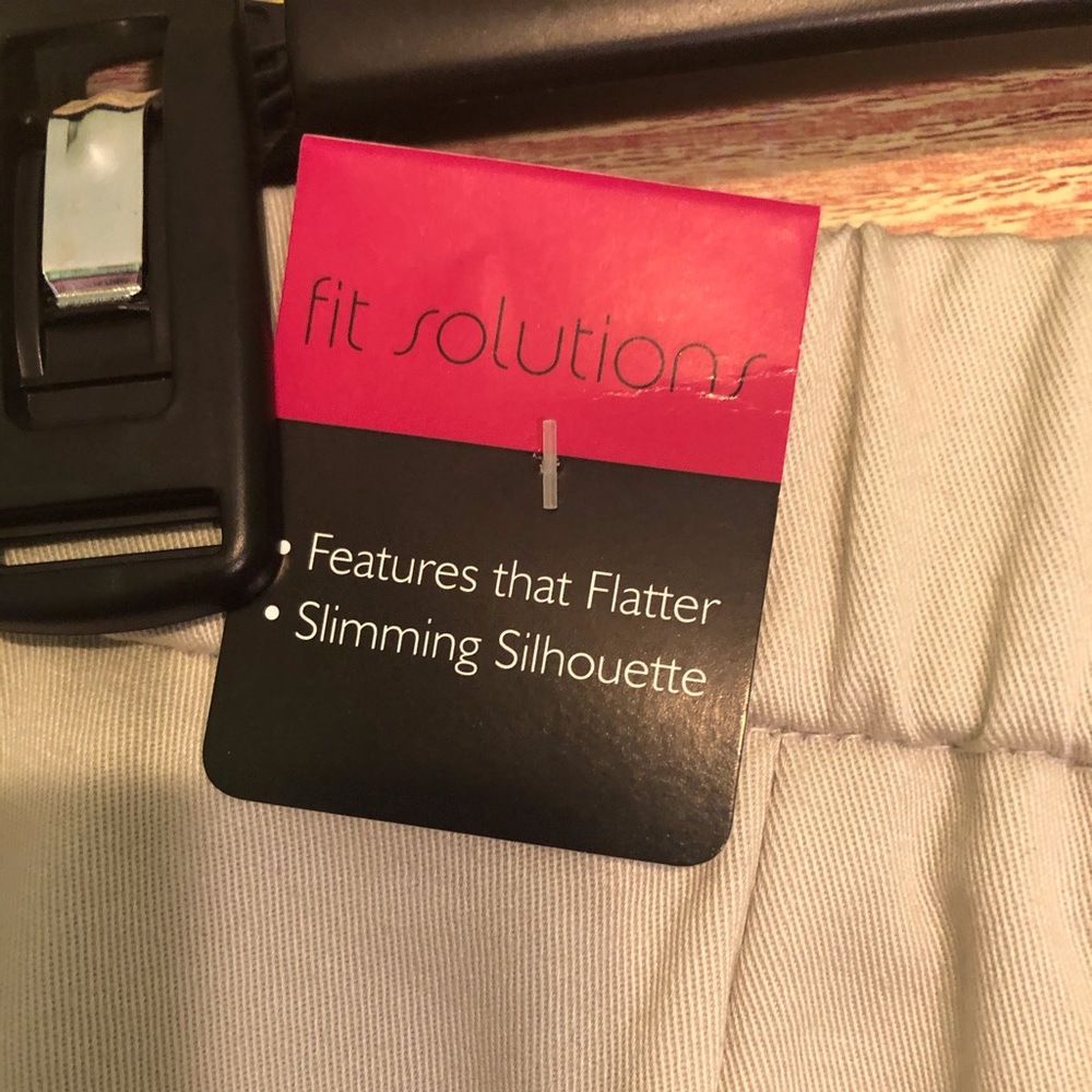 NWT Kim Rogers fit solutions khakis SZ 12 petite - Picture 4 of 4